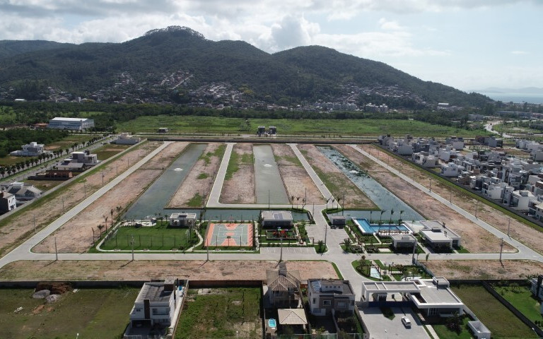 Acqua Condomínio Clube