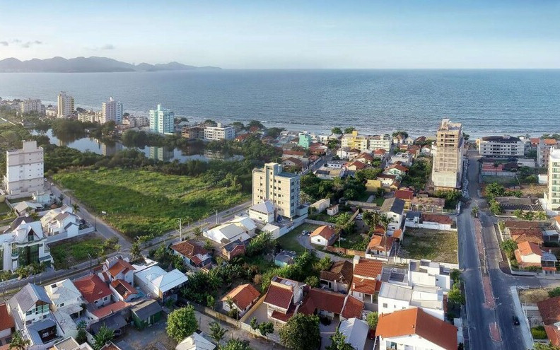 Beach Lake Residence