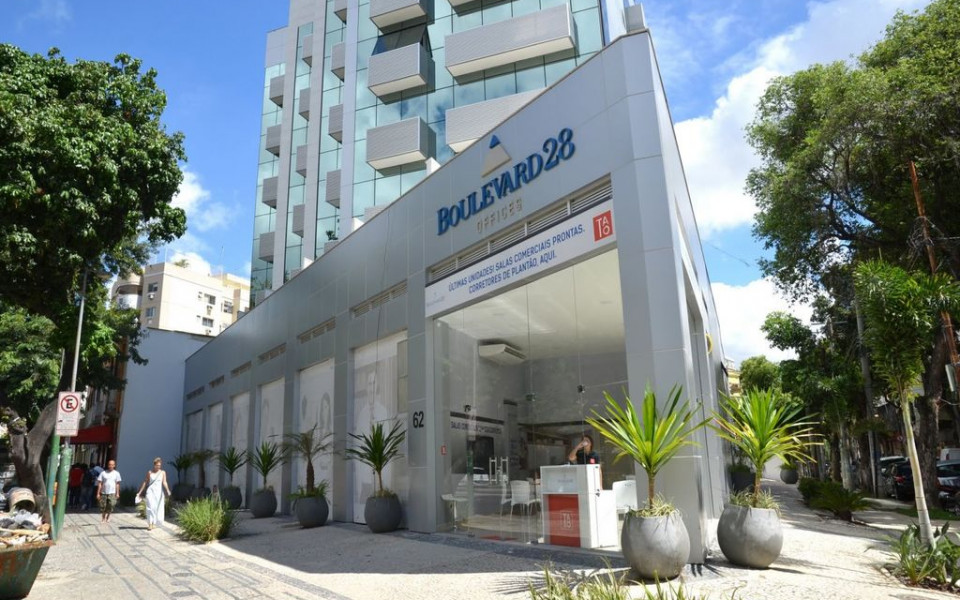 Boulevard 28 Offices - Lojas