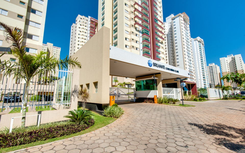 Brilhante Condomínio Clube