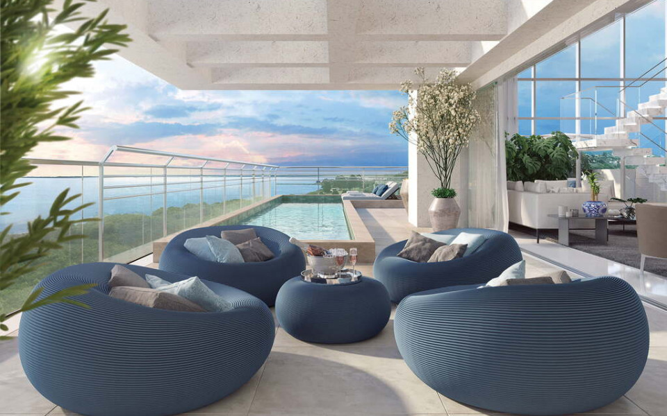 Golden Lake - Lake Victória