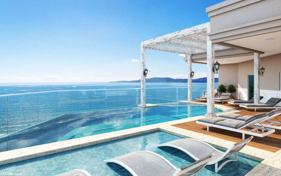 Sky Bridge Residence