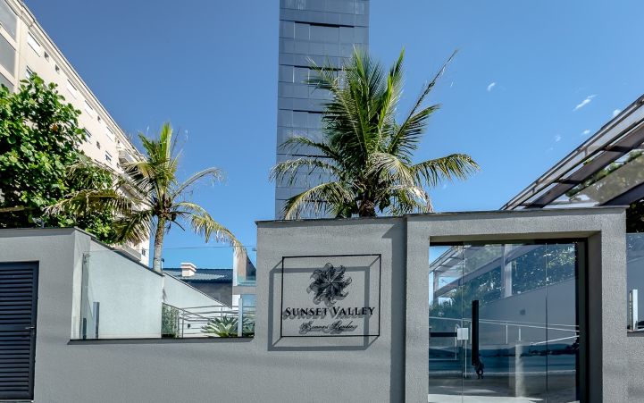 Sunset Valley Summer Residence