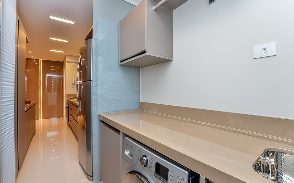 White Premium Living