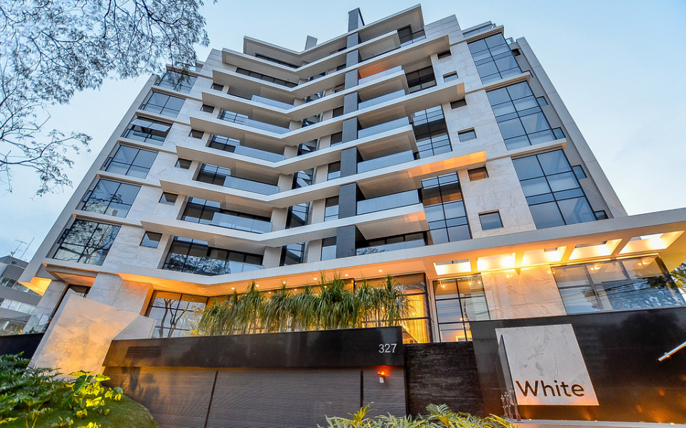 White Premium Living