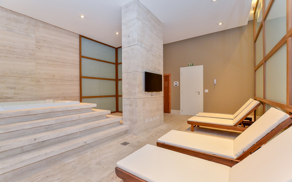 White Premium Living