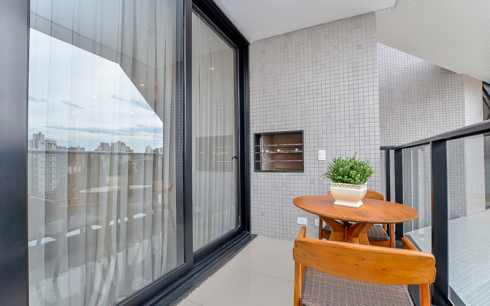 White Premium Living