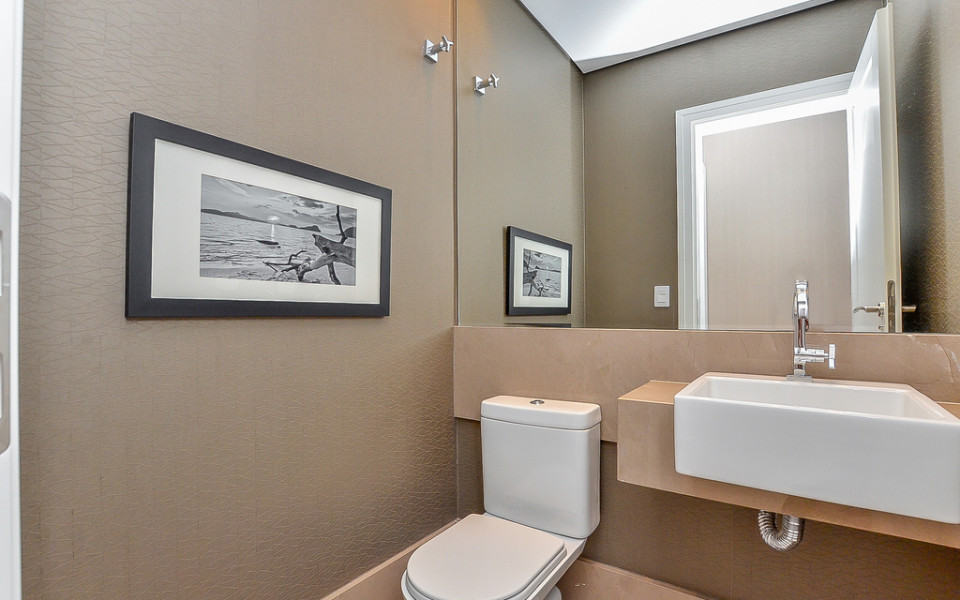 White Premium Living