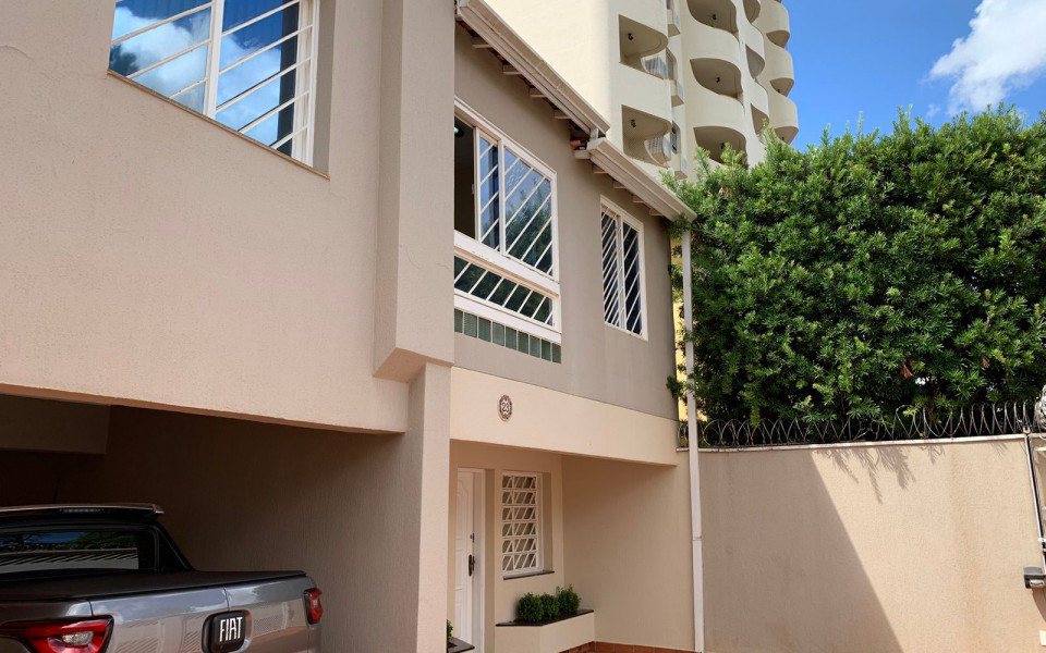 Casa à venda em Centro