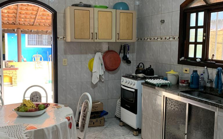 "Conforto urbano perfeito: casa 2 quartos c/ edícula, área gourmet, estacionamento 5 carros, centro