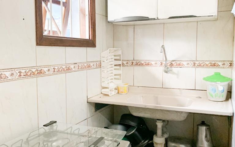 "Conforto urbano perfeito: casa 2 quartos c/ edícula, área gourmet, estacionamento 5 carros, centro