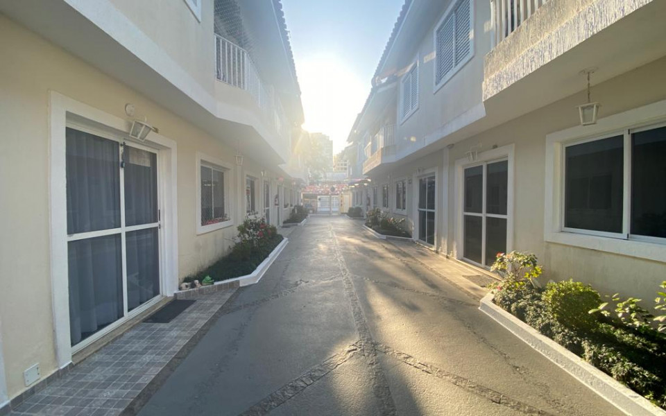 "Desfrute da tranquilidade em um charmoso Villagio litorâneo em Bertioga."